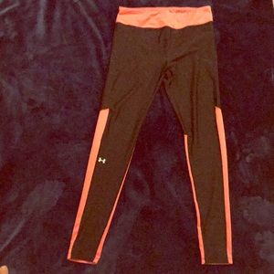 Under Armour compression heat gear leggings.
